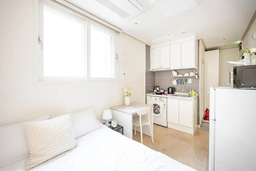 Apartment Ewha Blossom House#72 Seoul